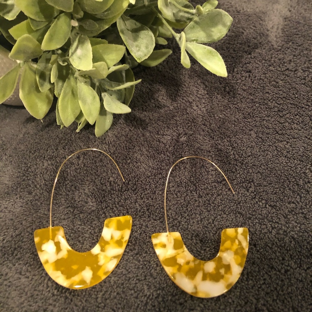 Lightweight acrylic earrings